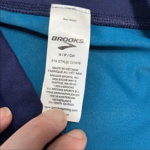 Brooks Womens Capri Leggings Size S Blue Striped Pattern Stretch Activewear - Picture 6 of 8